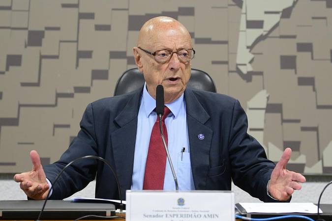 Senador Esperidião Amin protocola projeto de anistia a condenados do 8 de janeiro