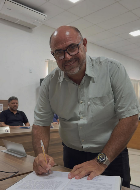 Sessão solene marca posse do vereador Salésio em clima de homenagem e respeito