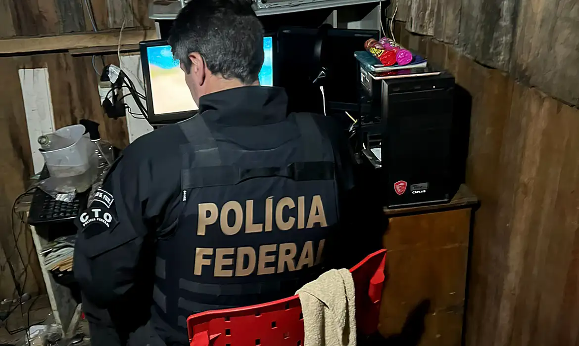 Operação Retorno investiga crimes de abuso sexual infantil na internet em SC e RO