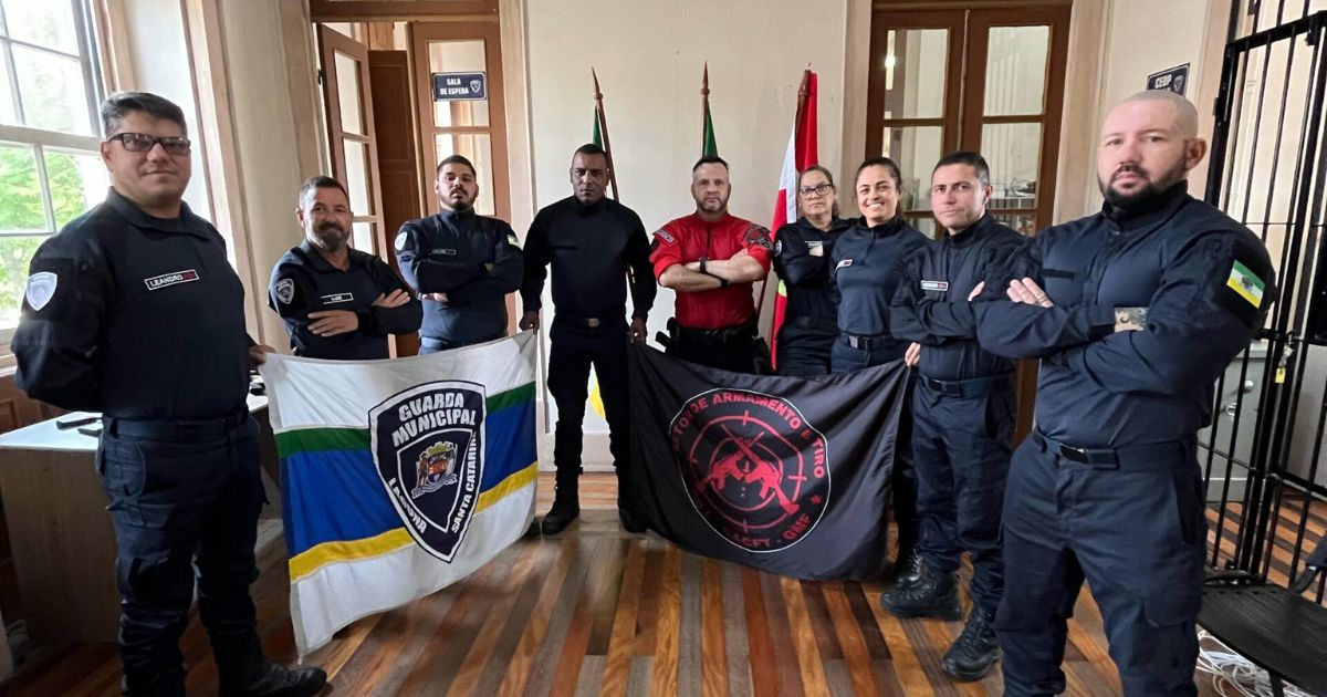 Guarda Municipal de Laguna recebe autorização para porte de arma de fogo
